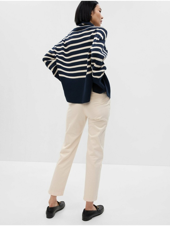 GAP Nohavice Downtown Khakis GAP