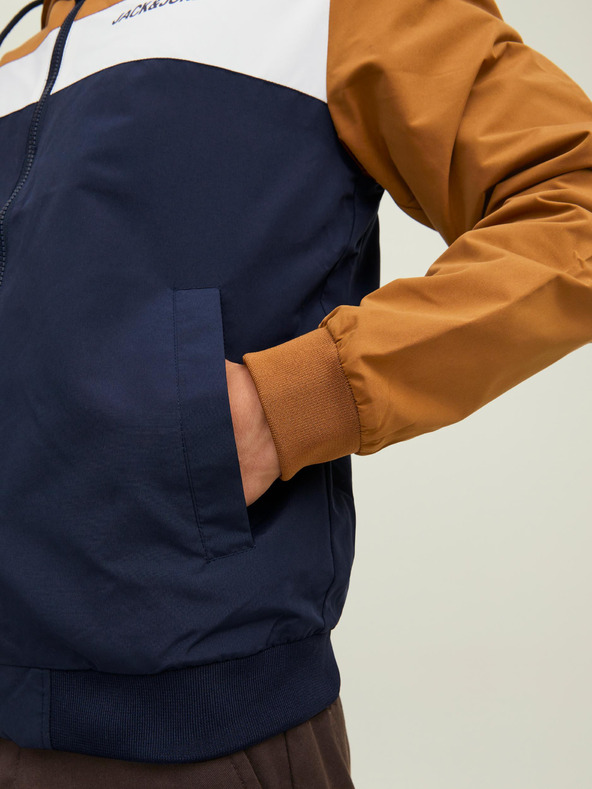 Jack & Jones Hnedomodrá pánska ľahká bunda Jack & Jones Rush s kapucňou