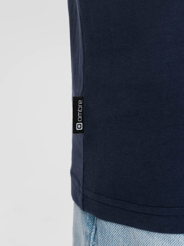 Ombre Clothing Tmavomodré pánske tričko s vreckom Ombre Clothing