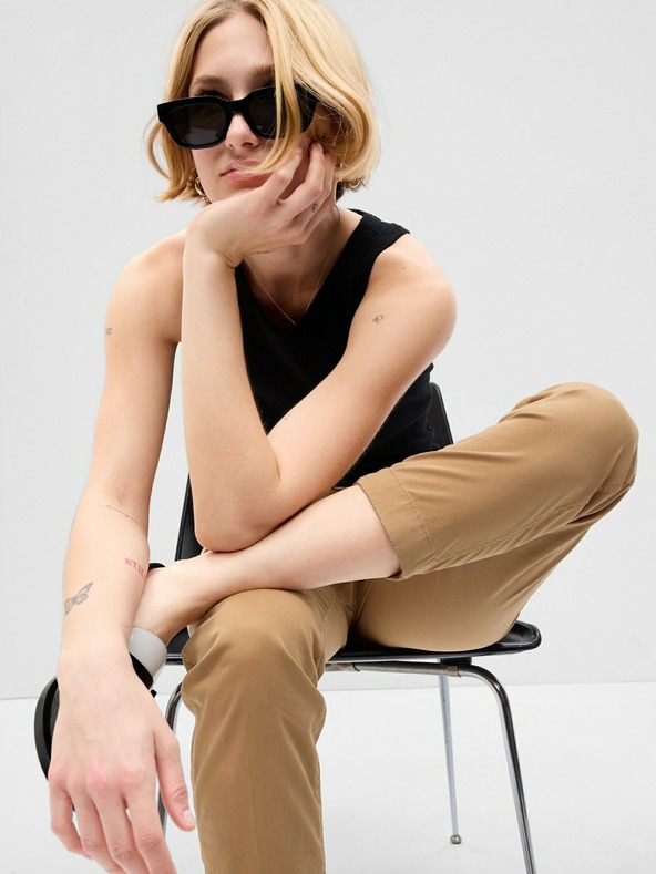 GAP Nohavice Downtown Khakis GAP