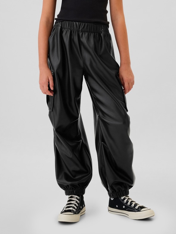 GAP Detské cargo nohavice z umelej kože GAP