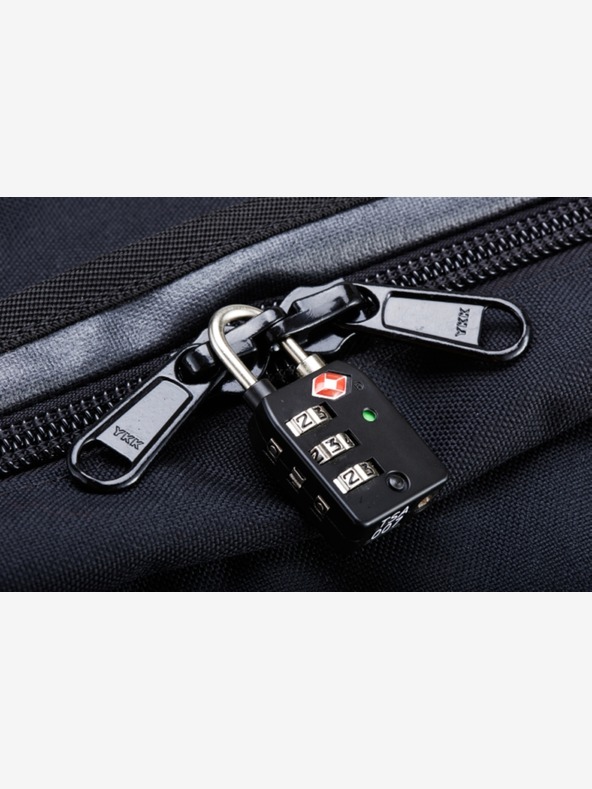 CabinZero Military 44L Absolute Black Batoh