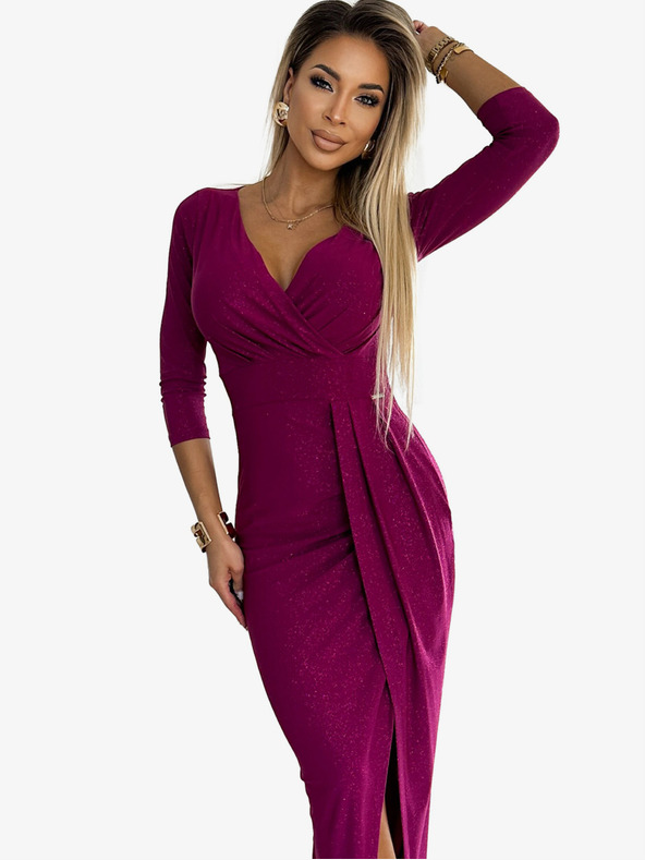 numoco Lesklé šaty s výstrihom a rozparkom na nohách - fuchsiové s trblietkami Numoco