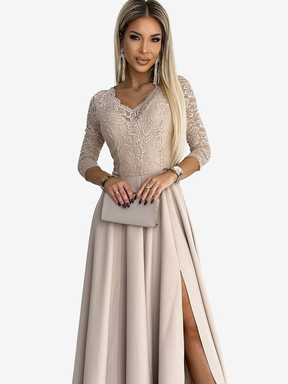 numoco Dlhé elegantné šaty s výstrihom a rozparkom na nohách - béžové Numoco AMBER