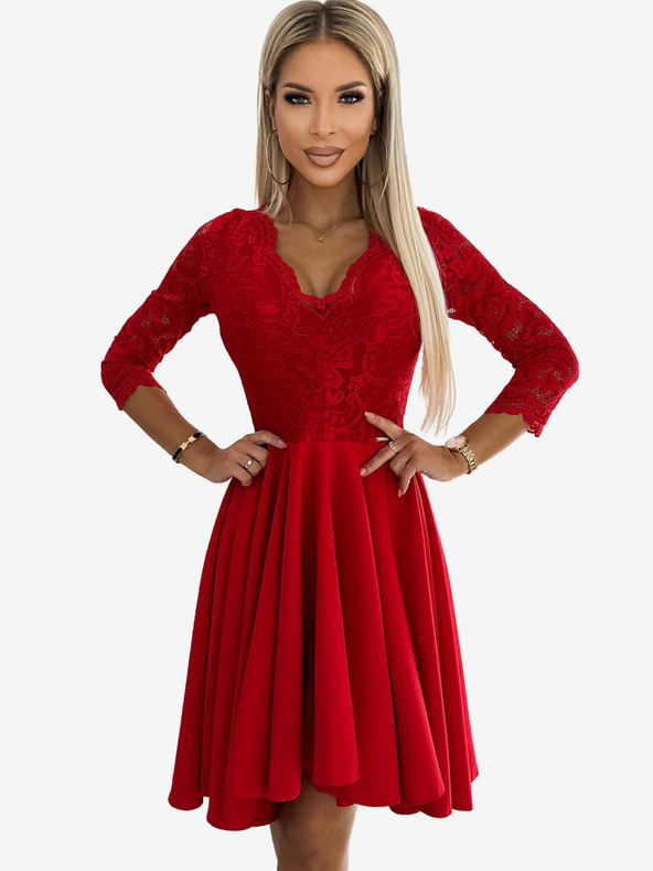 numoco Šaty s čipkovým výstrihom a dlhším chrbtom - červené Numoco NICOLLE