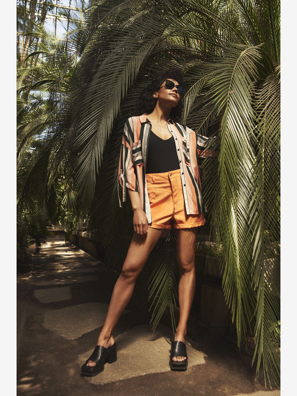 Moodo Oranžové dámske šortky Moodo