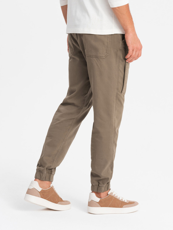 Ombre Clothing Pánske pletené tepláky so záhybmi tmavohnedé Ombre Clothing