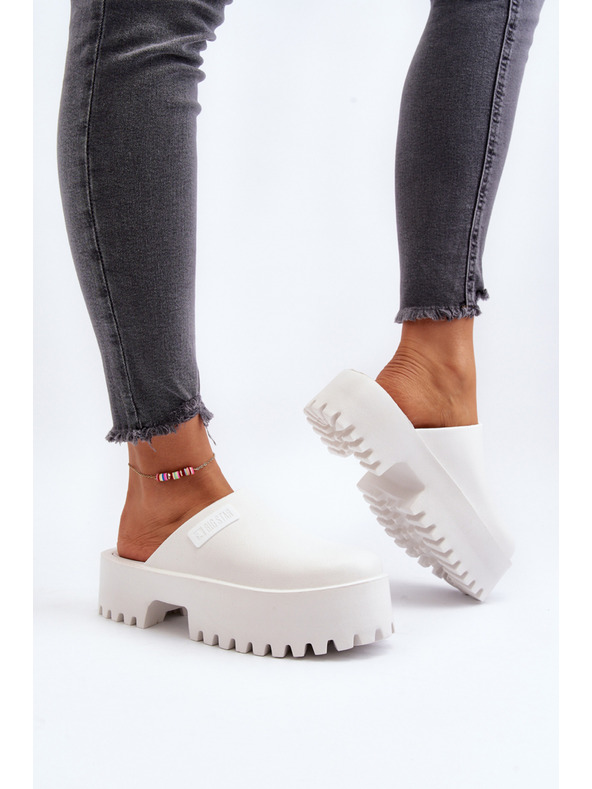 BIG STAR SHOES Dámske papuče na masívnej podrážke Big Star biele