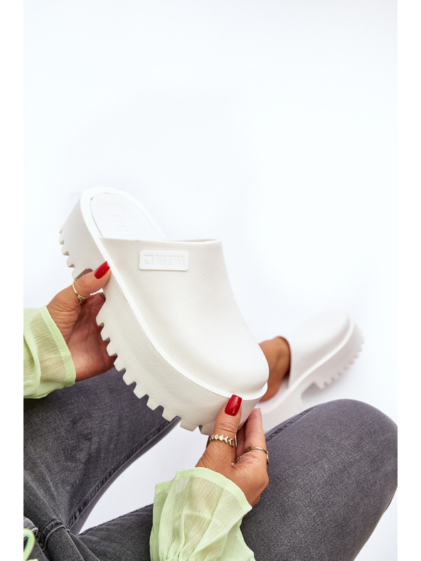 BIG STAR SHOES Dámske papuče na masívnej podrážke Big Star biele