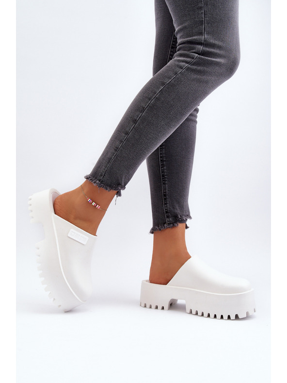 BIG STAR SHOES Dámske papuče na masívnej podrážke Big Star biele