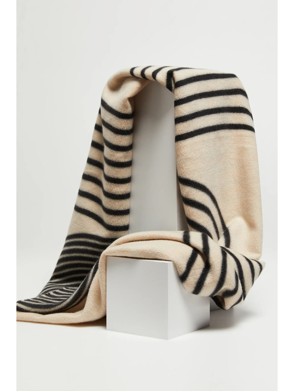 Moodo Čierno-béžová dámska vzorovaná šála Moodo