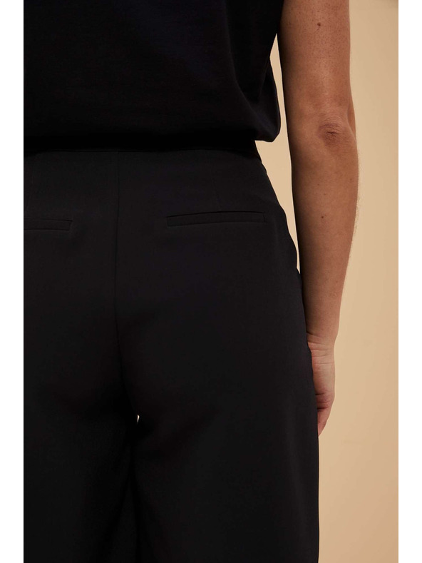 Moodo Čierne dámske šortky Moodo