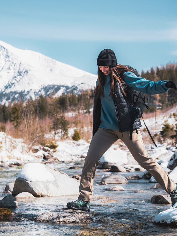 Horsefeathers Dámska vesta Ester Horsefeathers - čierna