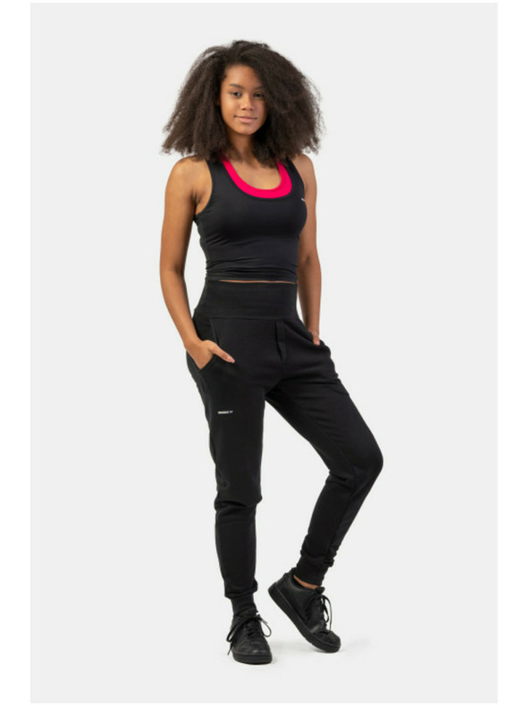 Nebbia Športové tielko slim-fit crop 422 Čierna