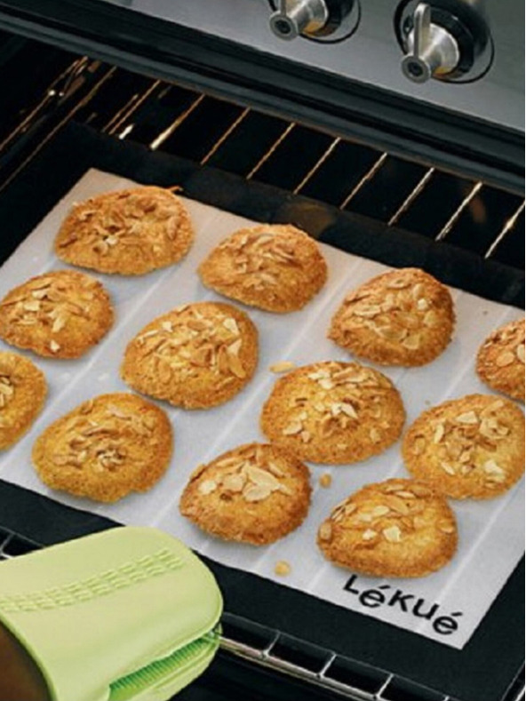 Lékué Čiernobiela silikónová kuchynská podložka na pečenie Lékué