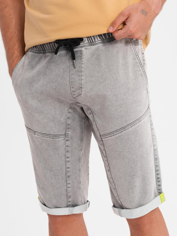 Ombre Clothing Pánske džínsové kraťasy so zdobným prešívaním - svetlo sivé