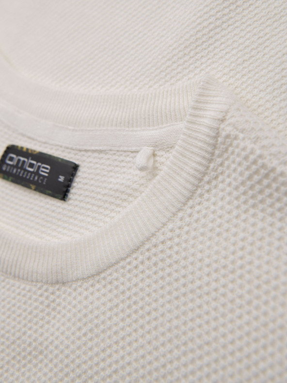 Ombre Clothing Pánske pletené tričko s jemnou textúrou - biele