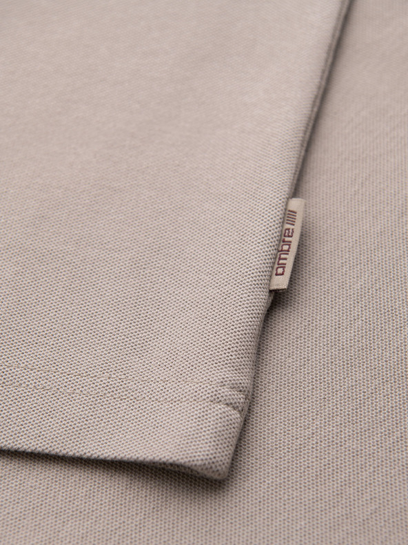 Ombre Clothing Pánske tričko s kontrastnými vsadkami a výstrihom do V - béžové