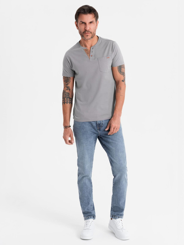 Ombre Clothing Pánske tričko s gombíkovým výstrihom a semišovým lemom - sivé