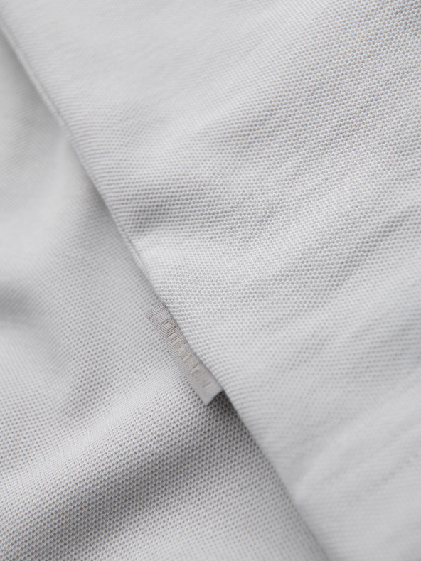 Ombre Clothing Pánske tričko s kontrastnými vsadkami a výstrihom do V - svetlo sivé