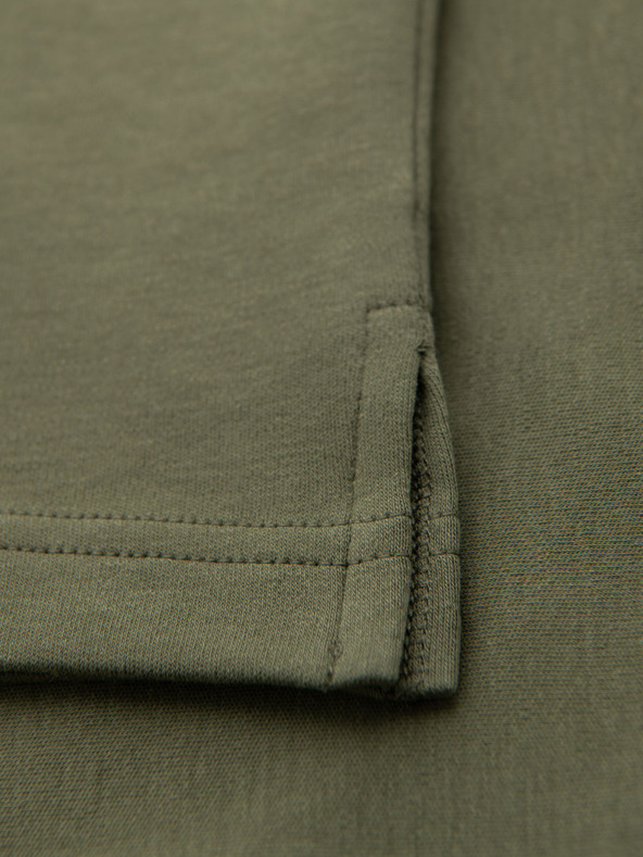 Ombre Clothing Pánska polokošeľa so zipsom - olivová