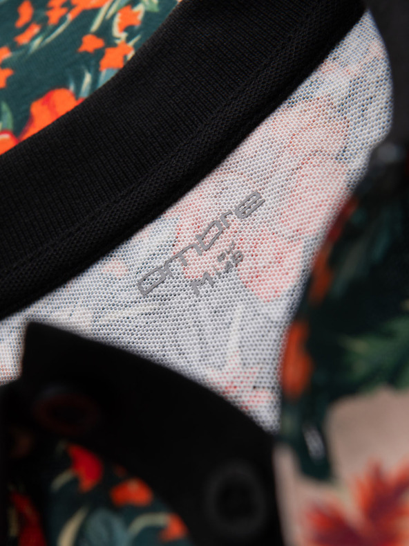 Ombre Clothing Bavlnená polokošeľa s kvetinovým potlačou - čierna