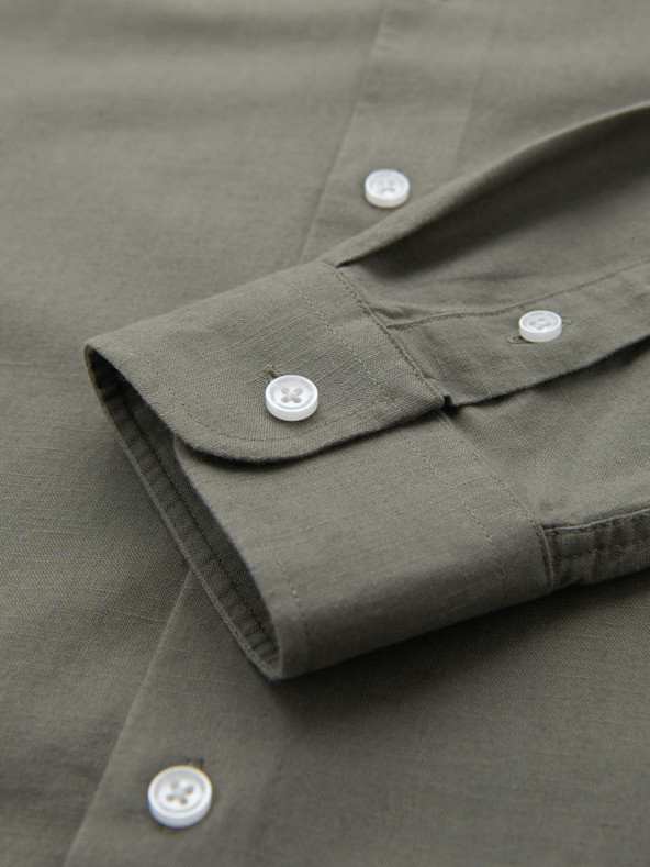 Ombre Clothing Pánska plátená košeľa so stojačikom a vreckom REGULAR FIT - khaki