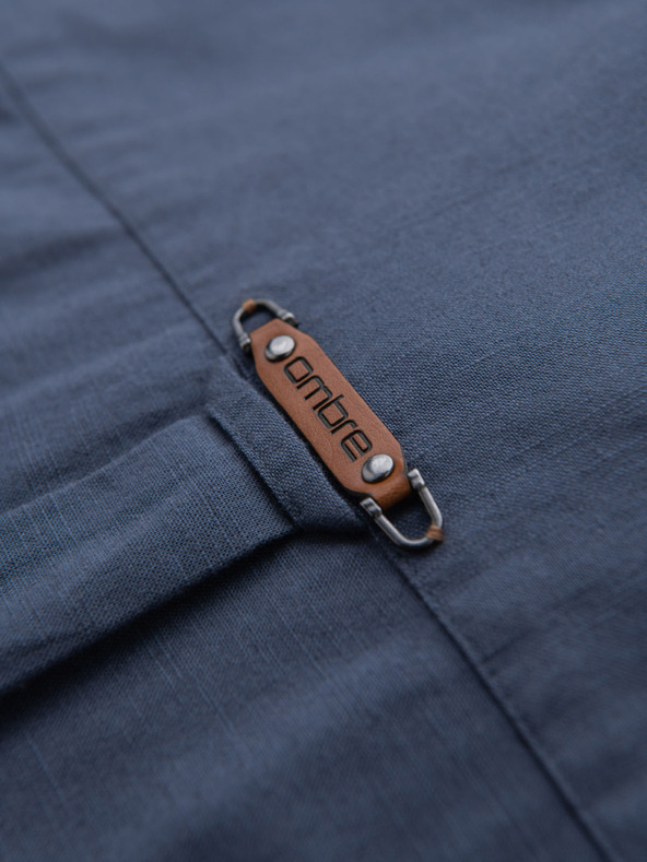 Ombre Clothing Pánska plátená košeľa s klasickým golierom a vreckami REGULAR FIT - modrá