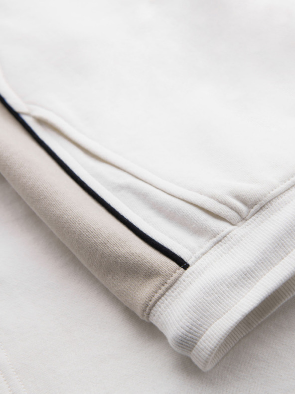 Ombre Clothing Pánske krátke teplákovové kraťasy so širokými pruhmi - biele