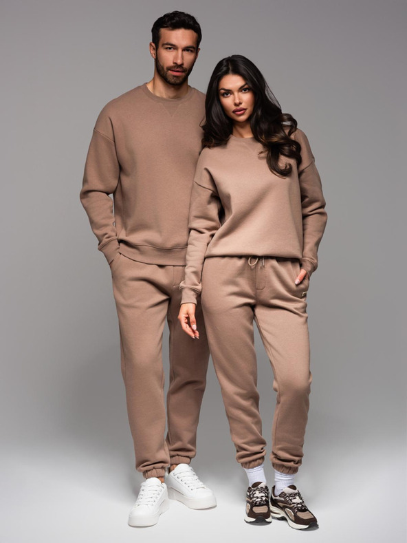 Ombre Clothing Klasická unisex mikina s okrúhlym výstrihom - hnedá