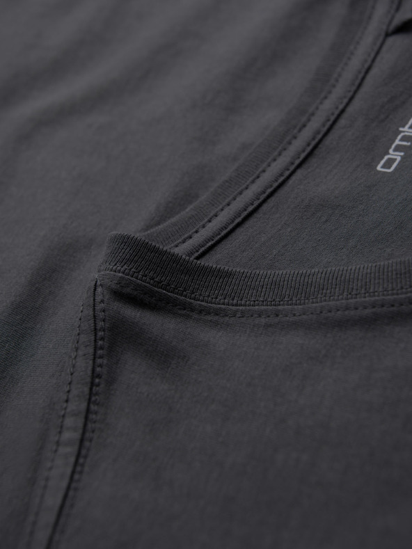 Ombre Clothing Pánske klasické bavlnené tričko BASIC s výstrihom do V - grafitová