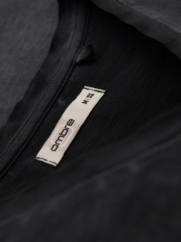 Ombre Clothing Pánske bavlnené tričko s výstrihom do V a praným efektom - čierne
