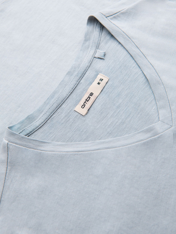 Ombre Clothing Pánske bavlnené tričko so výstrihom do V a praným efektom - šedé