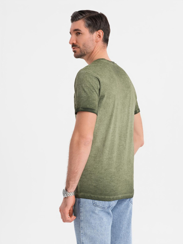 Ombre Clothing Pánske bavlnené tričko so výstrihom do V a praným efektom - olivové