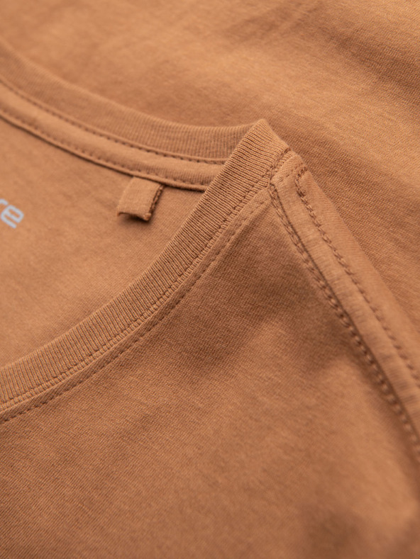 Ombre Clothing Pánske klasické bavlnené tričko BASIC so výstrihom do V - hnedé
