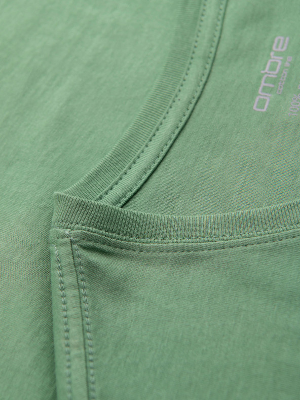 Ombre Clothing Bavlnené klasické pánske tričko BASIC so výstrihom do V - zelené
