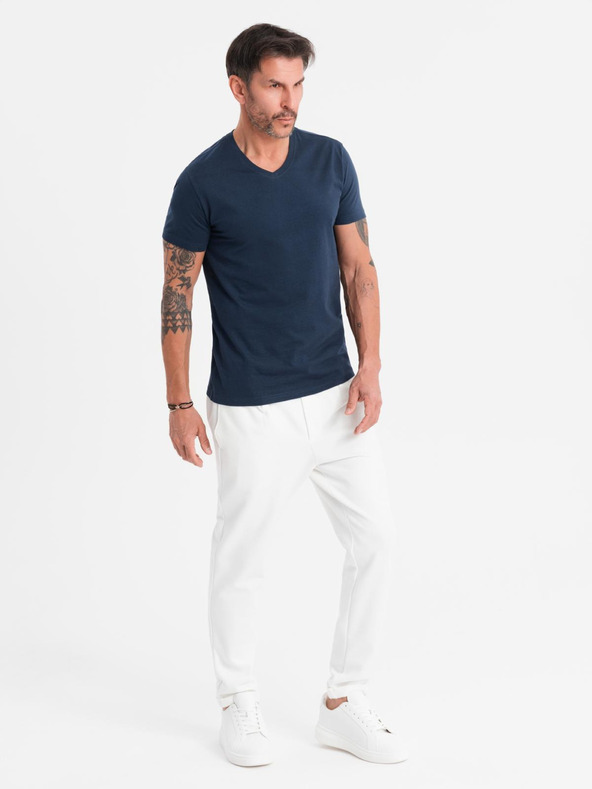 Ombre Clothing Pánske klasické bavlnené tričko BASIC so výstrihom do V - tmavo modré