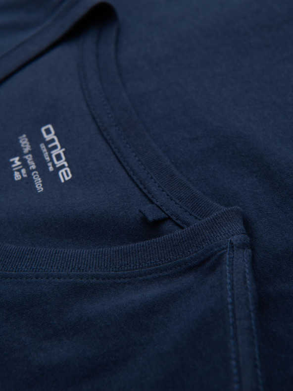 Ombre Clothing Pánske klasické bavlnené tričko BASIC so výstrihom do V - tmavo modré