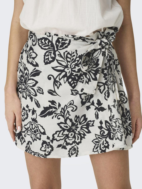 ONLY Biele dámske vzorované šortky/sukne ONLY Kiera