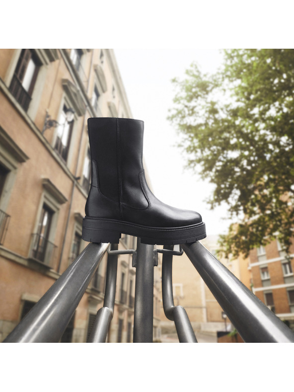 Geox Čierne dámske členkové topánky Geox Spherica EC7