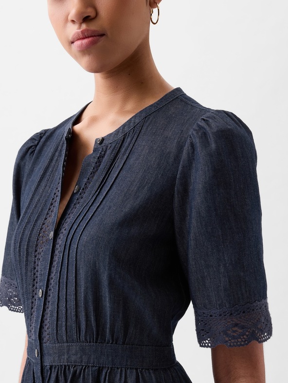 GAP Džínsové midi šaty s čipkou GAP