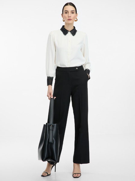 Orsay Krémová dámska košeľa s kontrastným golierom ORSAY