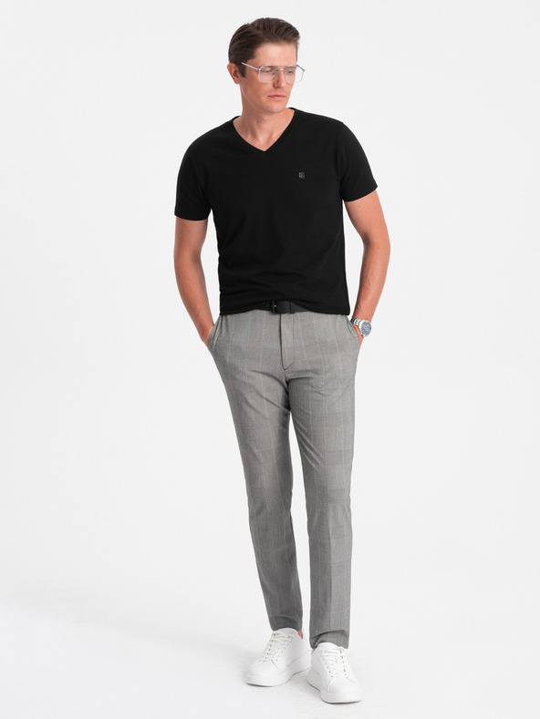 Ombre Clothing Čierne pánske tričko s výstrihom do V Oblečenie Ombre