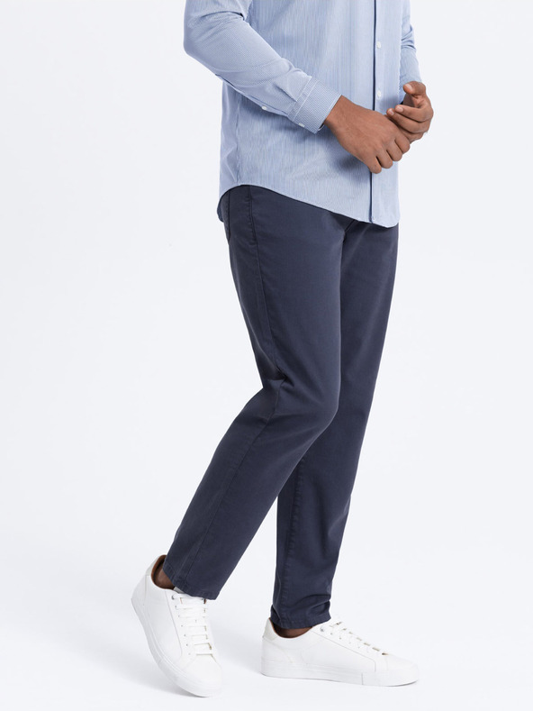 Ombre Clothing Tmavomodré pánske nohavice Chino Ombre Oblečenie