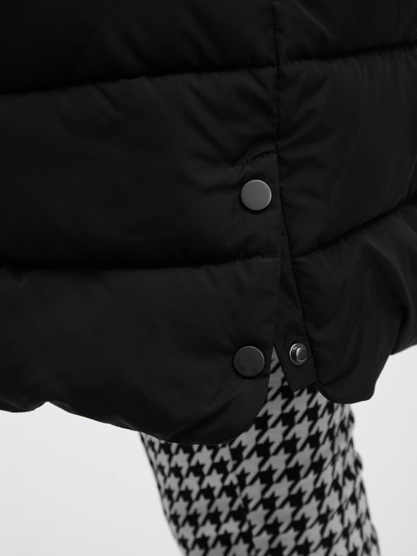 Orsay Čierný dámský prešívaný kabát s umelým kožúškom ORSAY