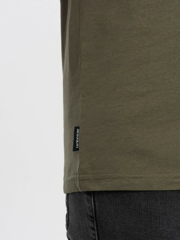 Ombre Clothing Khaki pánske základné tričko s výstrihom do V Ombre Clothing