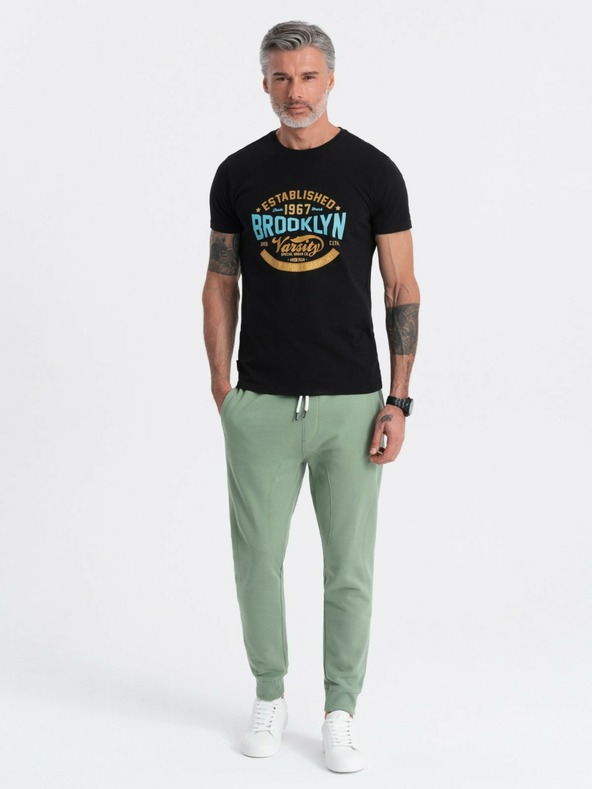 Ombre Clothing Zelené pánske tepláky Ombre Clothing