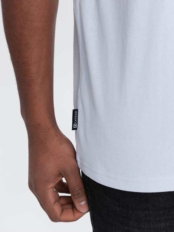 Ombre Clothing Svetlomodré pánske tričko s vreckom Ombre Oblečenie