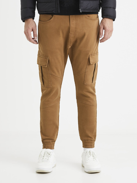Celio Hnedé pánske nohavice s vreckami Celio Vokit