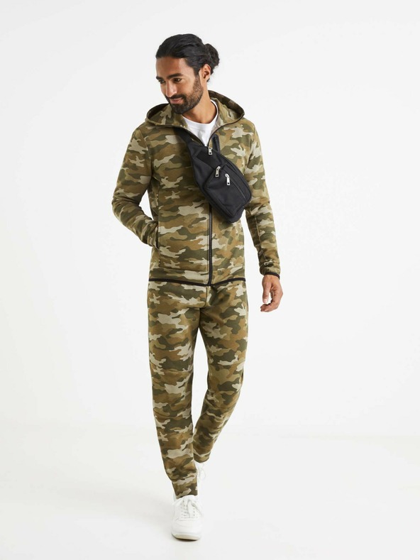 Celio Béžovo-zelená pánska maskáčová mikina Celio Veyoke